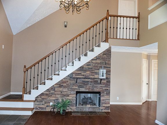 5th image of 3421 Lakebrook Dr