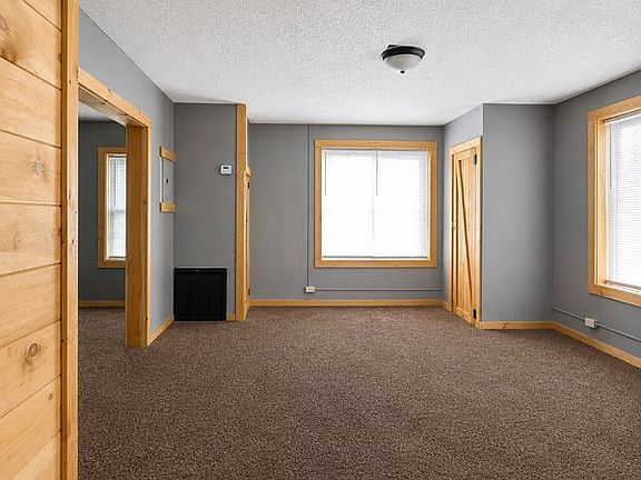 3rd image of 118 Old St APT 6