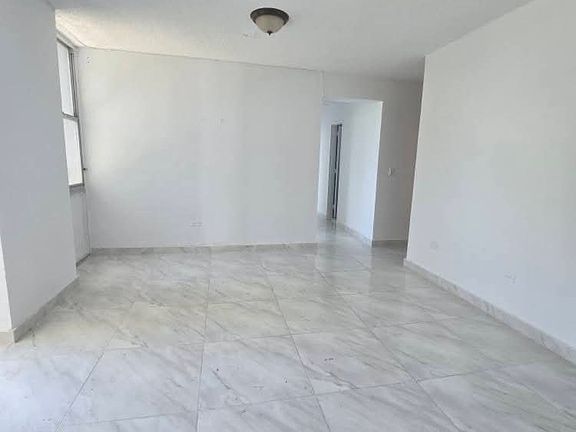 3rd image of 1026 Avenue Luis Vigoreaux #4B