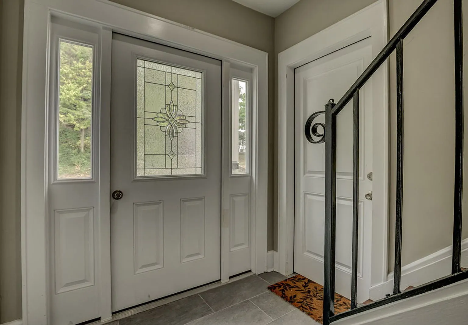 2 bed, 1.0 bath, $1,440 — Photo 2