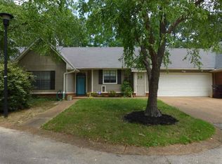 1154 Hunters Lake Dr, Cordova, TN 38018