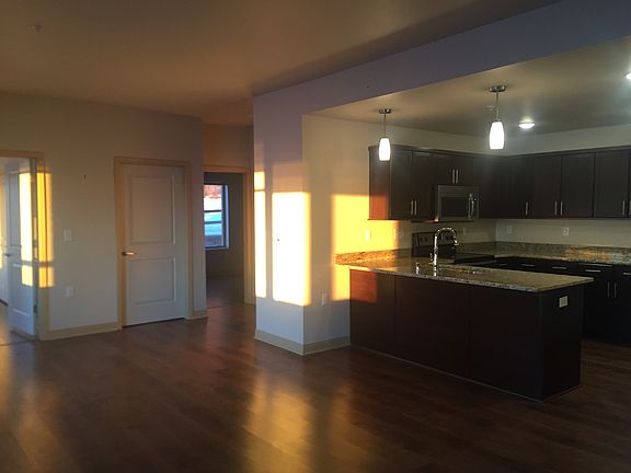 Kitchen/Bedrooms/Laundry Rm