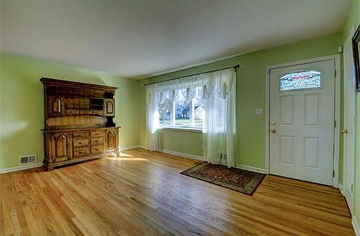2nd image of 530 Willow Ave
