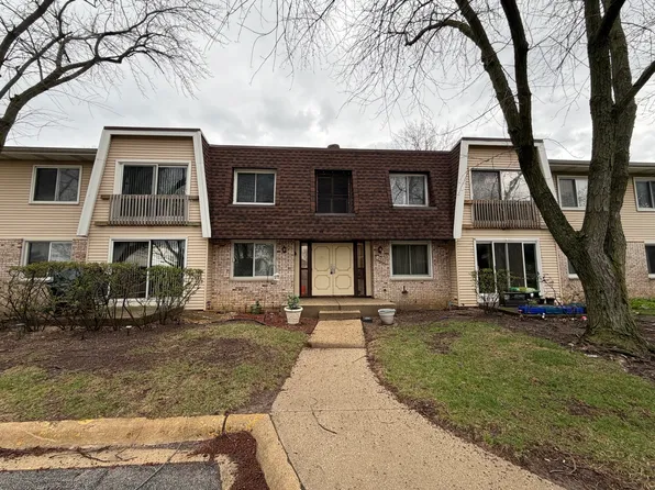 2920 Roberts Dr APT 8, Woodridge, IL 60517