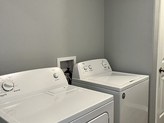 4th image of 1301 N Clinton Ave #A