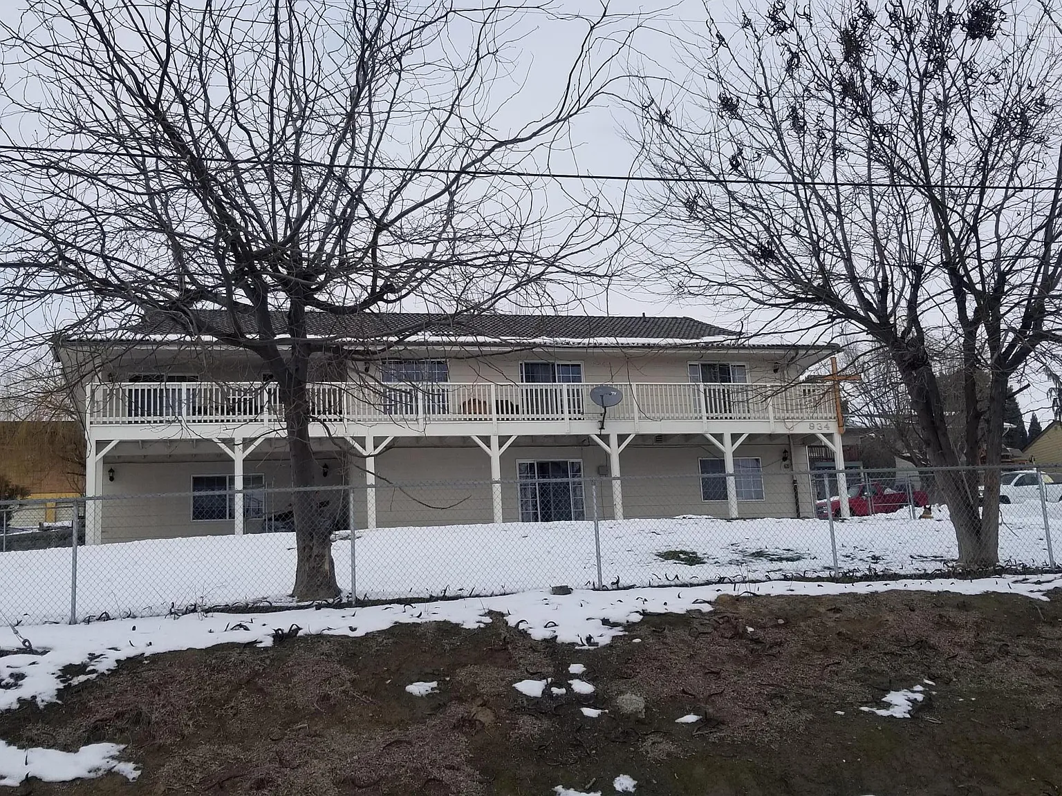 934 W Riverside Ave photo 1