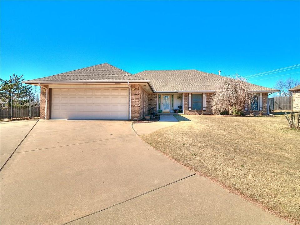 1st image of 10601 W Country Dr
