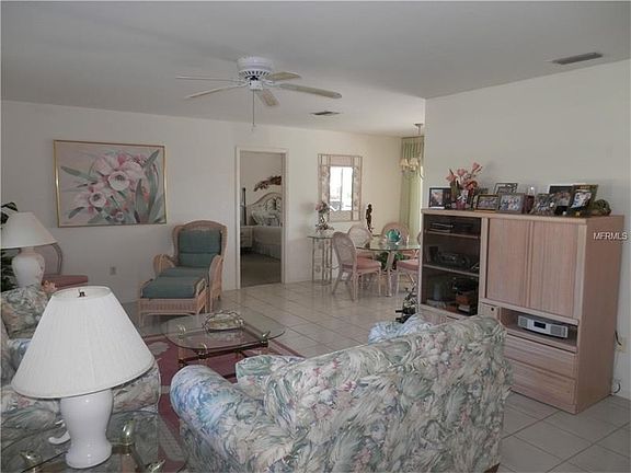 4th image of 210 Lido Dr