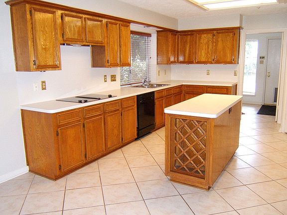 5th image of 2104 Brook Haven Dr