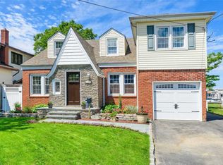 746 Guy Lombardo Ave, Freeport, NY 11520