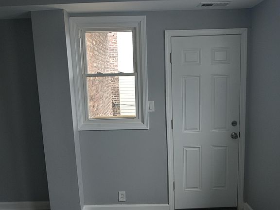 5th image of 160 N Leamington Ave #2