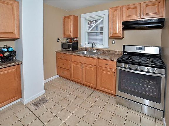 2nd image of 431 Bellwood Ave