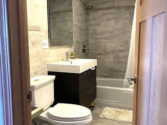 4th image of 925 8th Ave APT 10