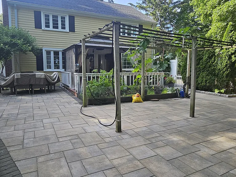 560 Worcester St #1 — Photo 11