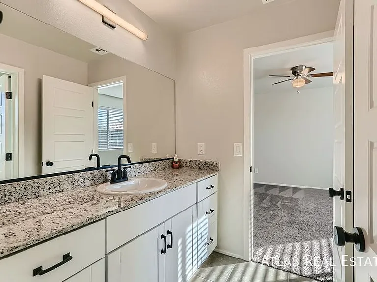 4479 Sapphire Moon Ave — Photo 21