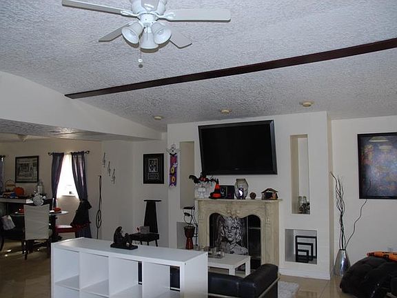 5th image of 2617 N Beaumont Ave