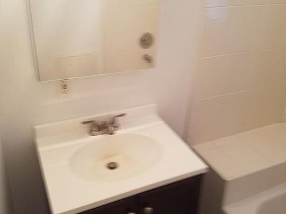5th image of 1444 N Maplewood Ave APT 1F