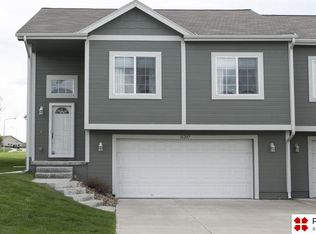 16207 Camden Ave, Omaha, NE 68116