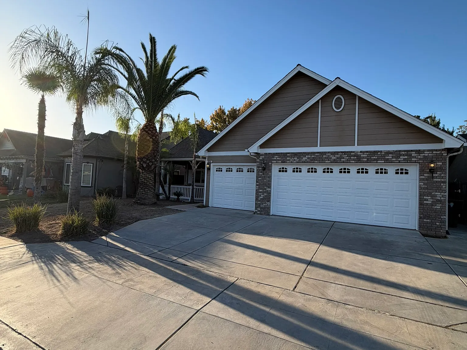 3 bed, 2.5 bath, 1708 sqft, $2,400 — Photo 2