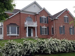 82 Albert Dr, Clinton, NJ 08809