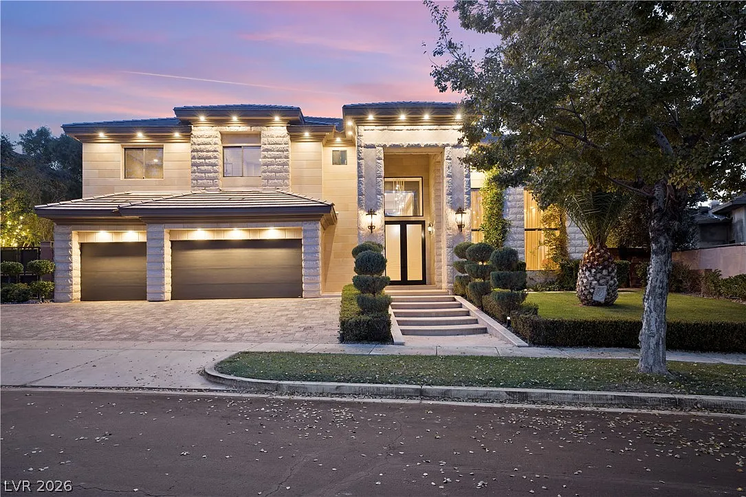 5 bed, 5.5 bath, 5085 sqft, $16,500 — Photo 2
