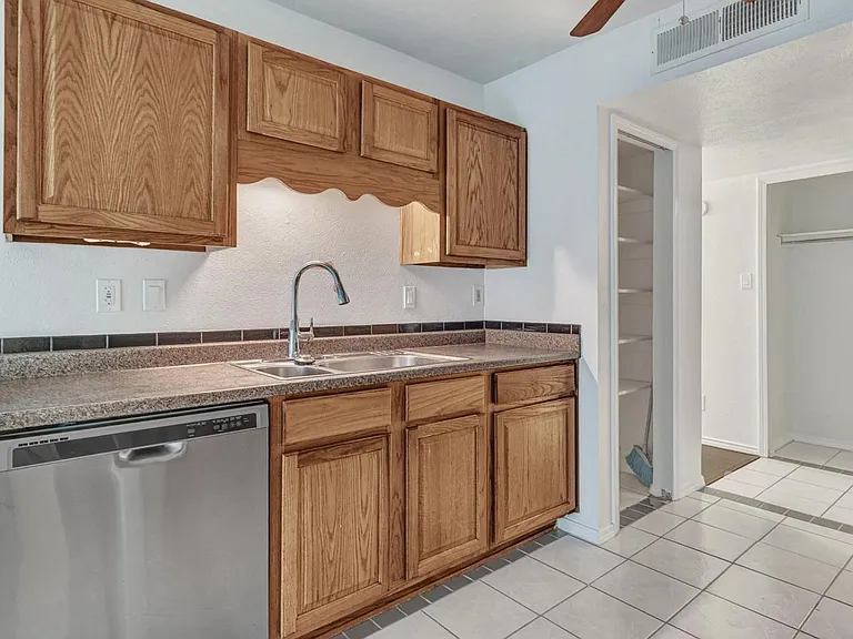 4408 Larner St — Photo 13