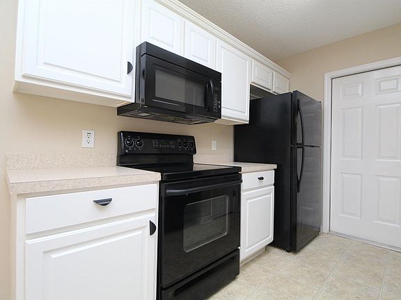 5th image of 10605 Wilderness Ln