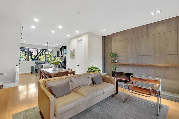 Sold by Compass | media 1