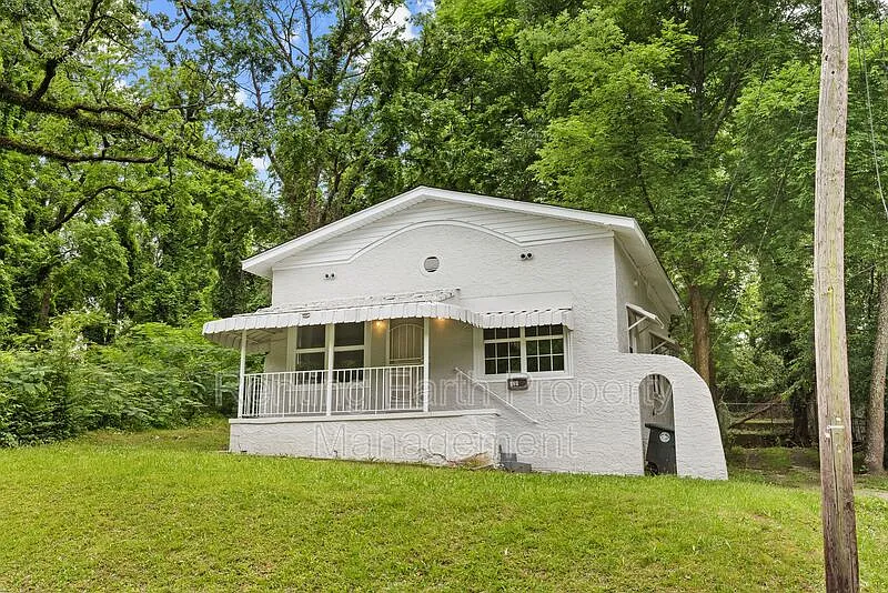 Building Photo - 624 83rd Pl S