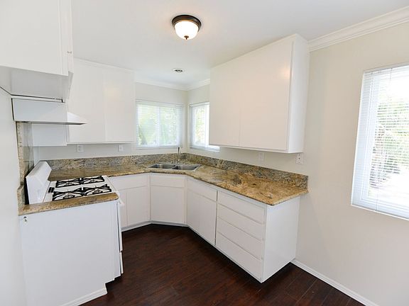 4th image of 248 Avenida Del Poniente APT C