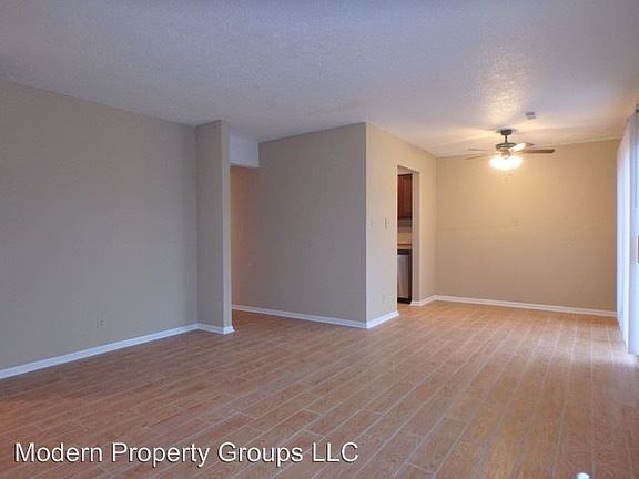 5th image of 109 Albany Dr APT B