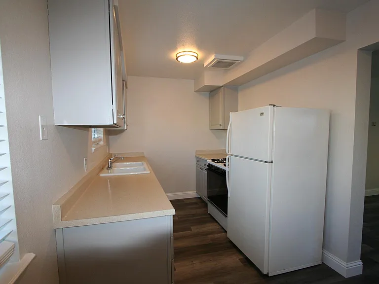 415 T St #2 — Photo 7
