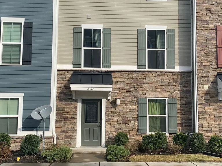 4376 Pickney Ln — Photo 1