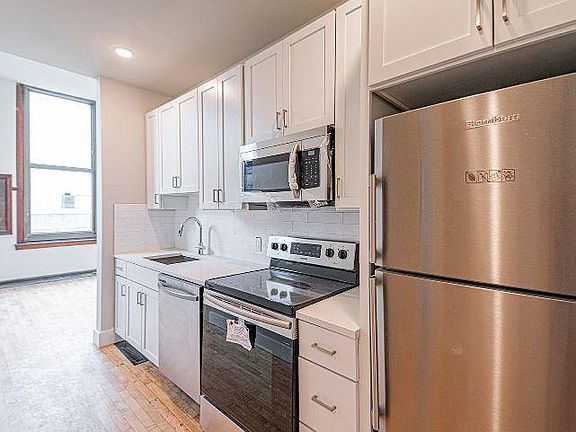 4th image of 1300 S 19th St #211