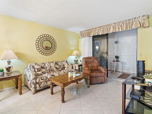 3rd image of 4700 W Lucerne Lakes Boulevard #504