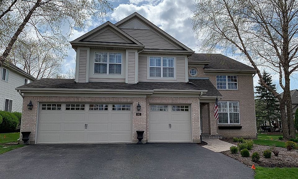 2nd image of 582 Capital Ln
