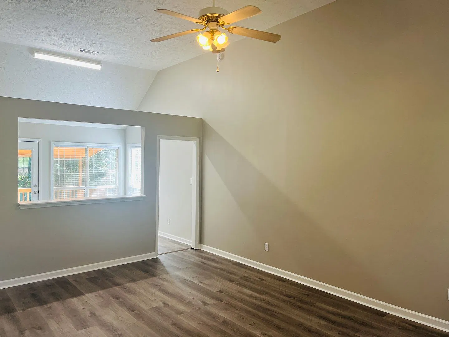 WOW! Newly renovated 2 bedroom, 2 bathroom property, minutes from Downtown Lagrange! Must See — Photo 3