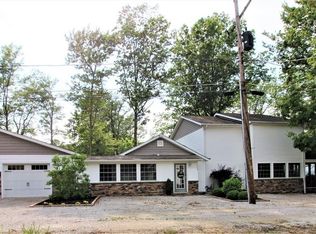 6209 Oakwood Beach Dr, Ashtabula, OH 44004