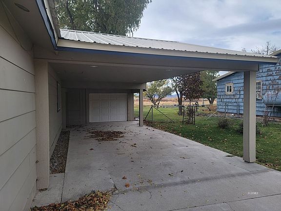 3rd image of 17782 Highway 395 N