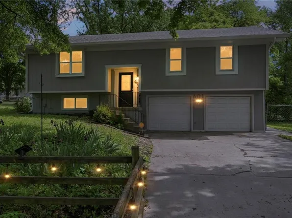 601 NE 115th Ter, Kansas City, MO 64155