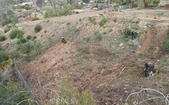 5th image of 501 Iris Ln