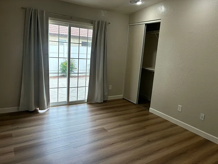 13927 Woodland Dr — Photo 30