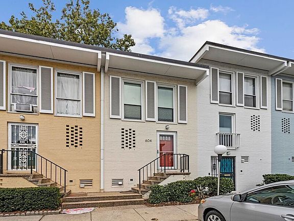 3rd image of 604 3rd St SW