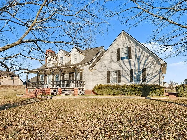 1092 N Main St — Photo 5