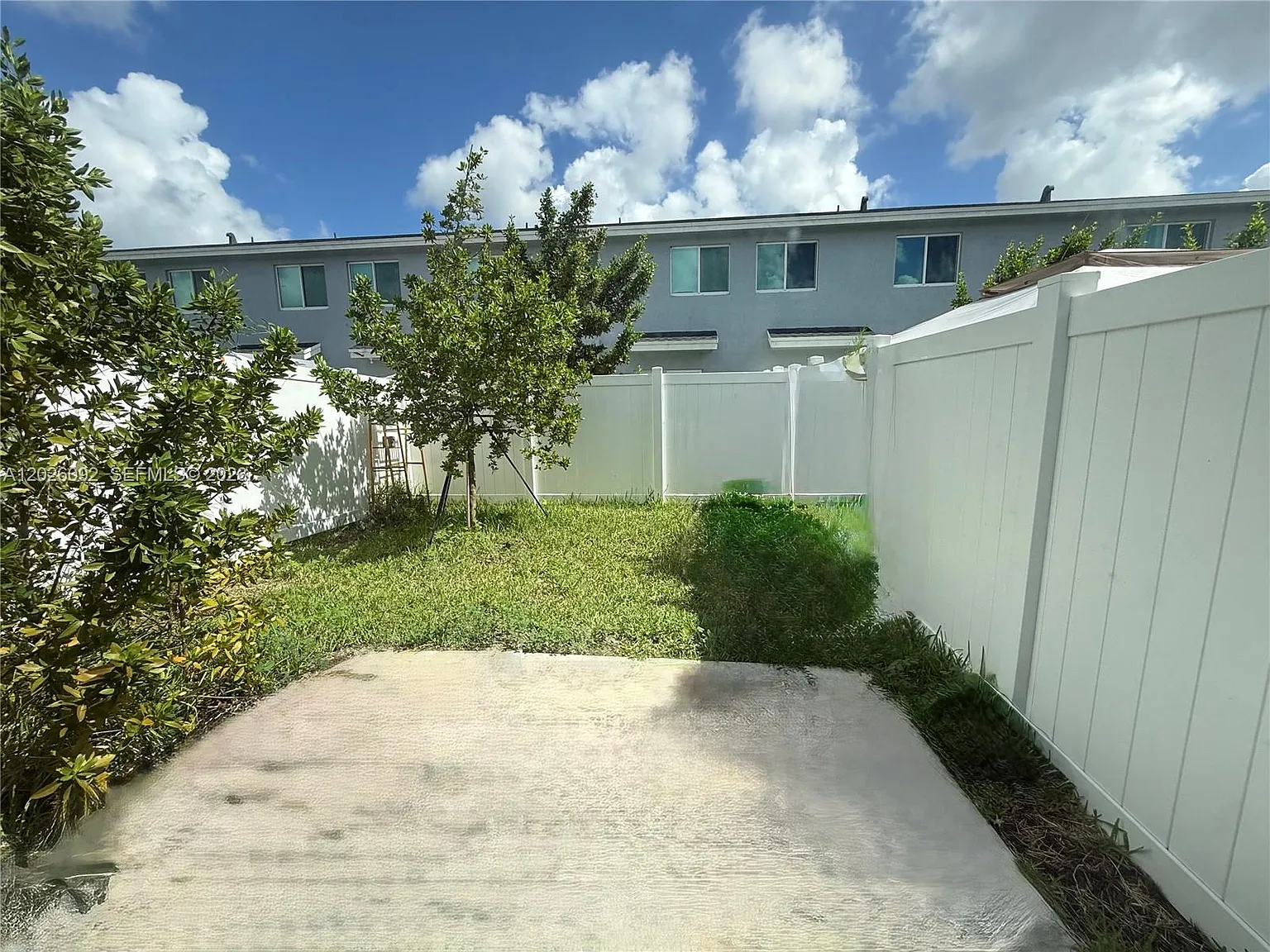 3 bed, 3.0 bath, $2,300 — Photo 1