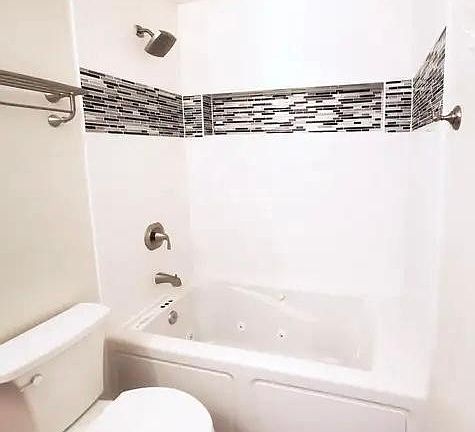 2nd image of 2828 Cambridge Dr