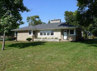 205 Riverside Dr, Charles City, IA 50616