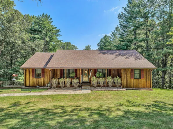 3852 Sun Valley Ln, Roanoke, VA 24014