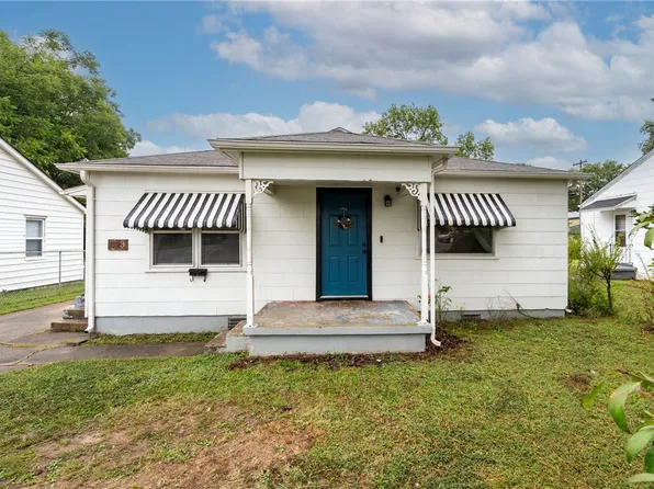 823 S Wright St, Siloam Springs, AR 72761