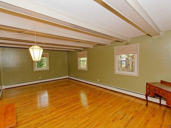 3rd image of 30 Ashley Dr